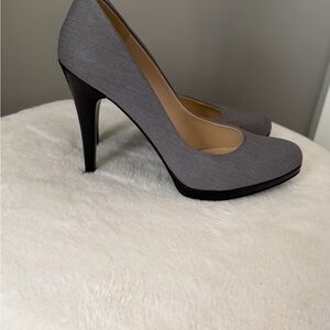 Nine West Gray Textured Pump with Black Heel